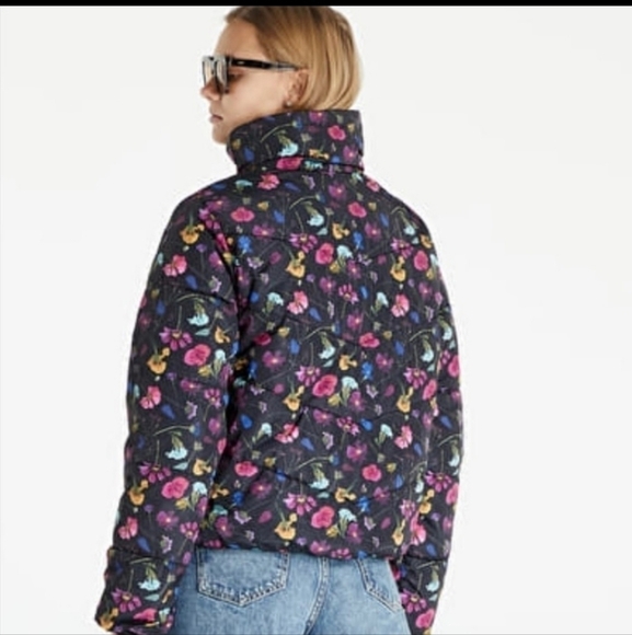 New Vans WOMEN'S VANS FOUNDRY VPUFFER MTE-1 JACKET black floraldesign - Picture 3 of 13